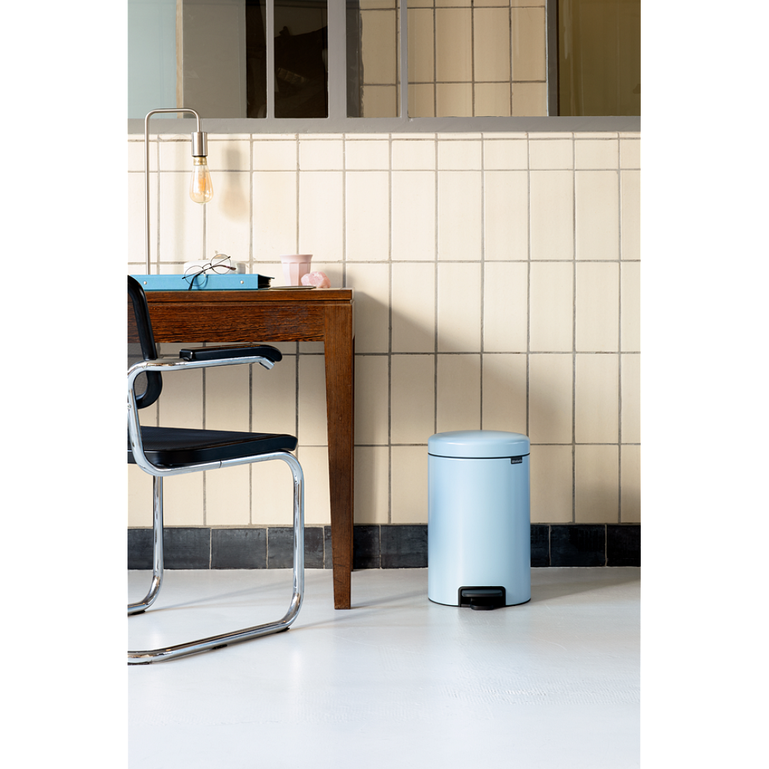 NewIcon Pedal Bin, 12L Dreamy Blue 8710755202483 Brabantia 96dpi 1000x1000px 7 NR 27323