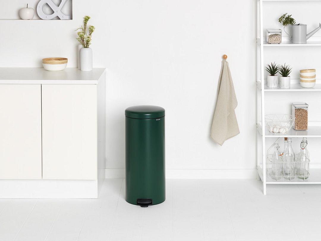 Pedal Bin newIcon, 30L Pine Green 8710755304088 Brabantia 96dpi 1000x751px 7 NR 20820