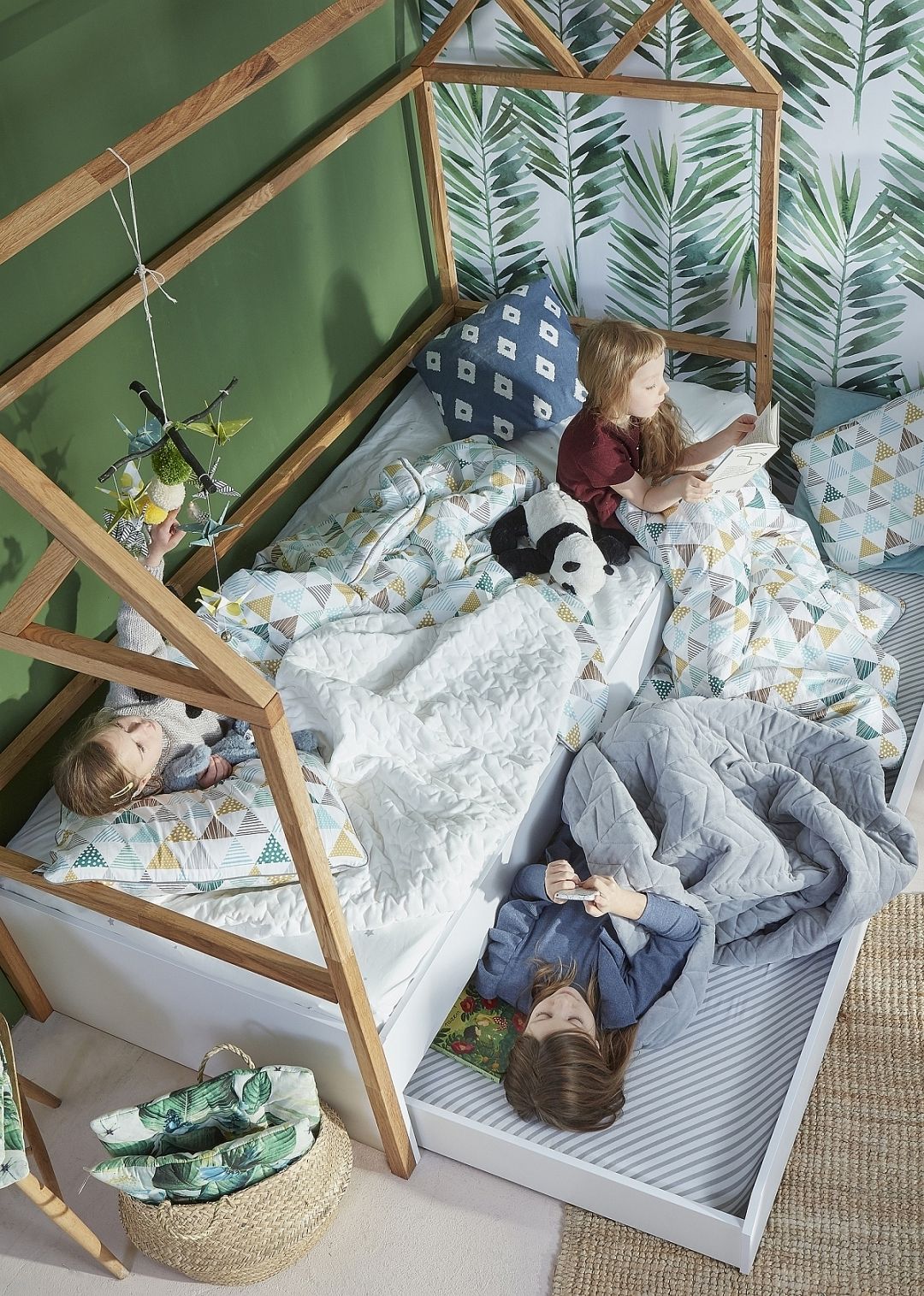 postel pro děti s výsuvnou postelí/zásuvkou