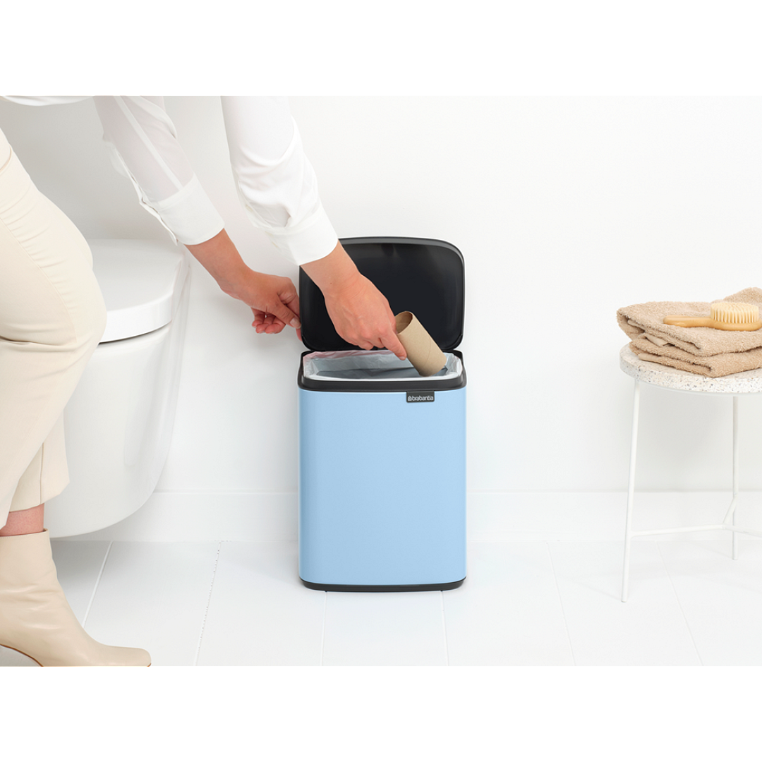 Bo Waste Bin, 7L Dreamy Blue 8710755223549 Brabantia 96dpi 1000x1000px 7 NR 30366