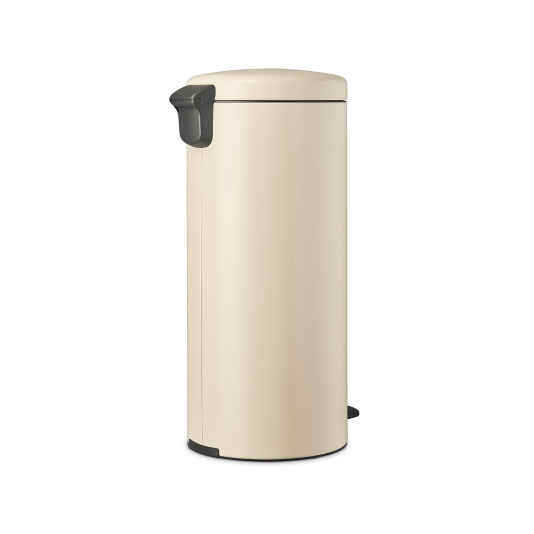 NewIcon Pedal Bin, 30L Soft Beige 8710755149962 Brabantia 96dpi 1000x1000px 7 NR 27501