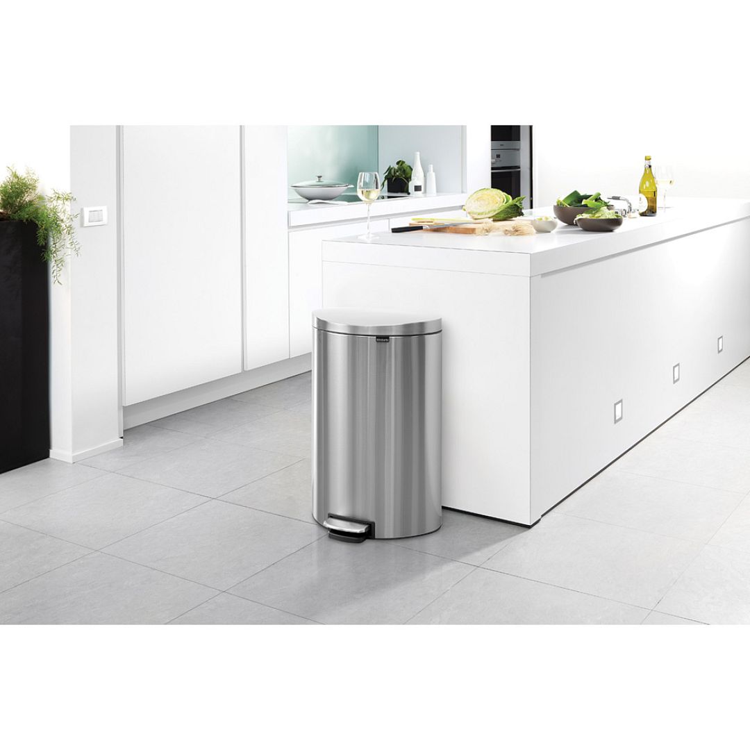 Pedal Bin FlatBack+, 40L Matt Steel Fingerprint Proof 8710755482021 Brabantia 1000x1000px 7 NR 5992