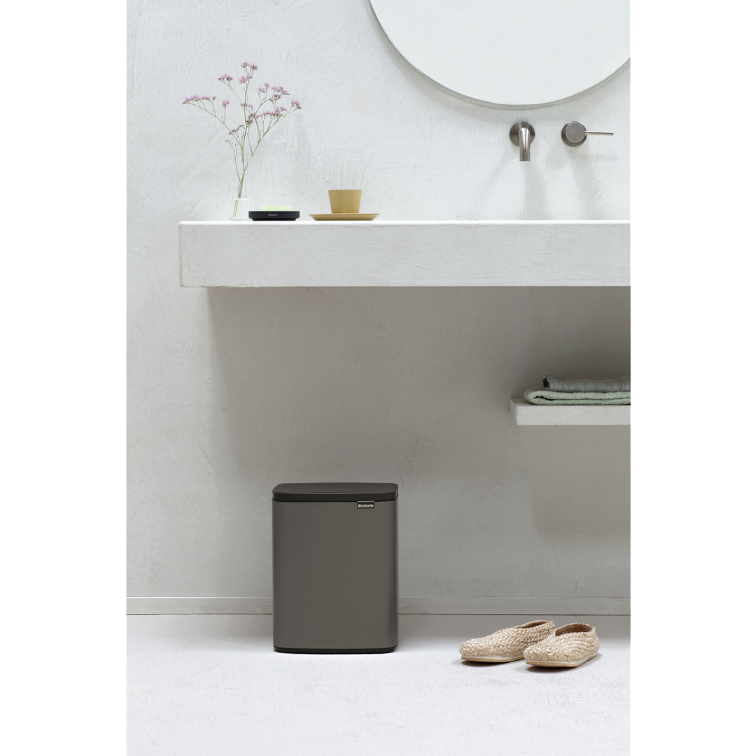 Bo Waste Bin, 12L Platinum 8710755230387 Brabantia 96dpi 1000x1000px 7 NR 31426