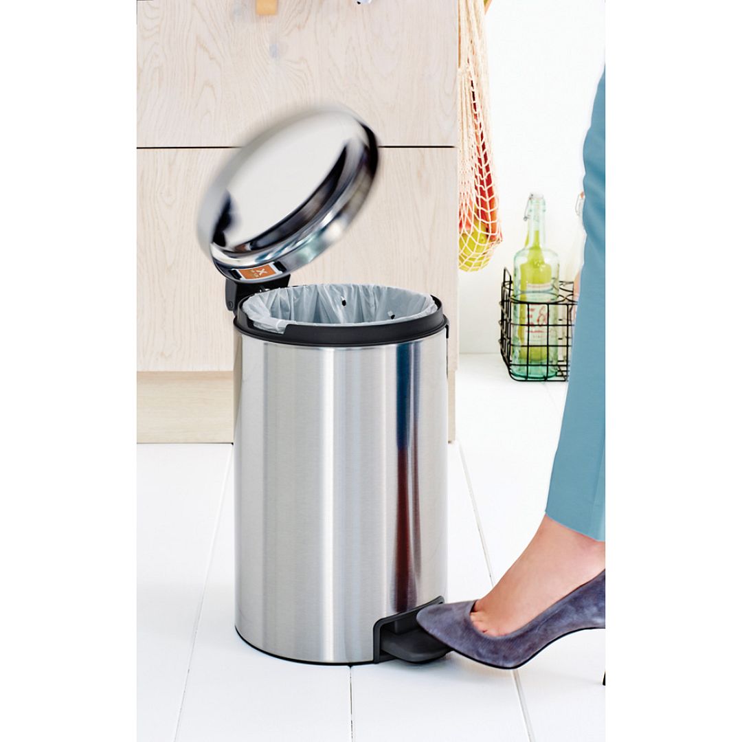 Pedal Bin newIcon, 12L Matt Steel Fingerprint Proof 8710755112041 Brabantia 1000x1000px 7 NR 10836