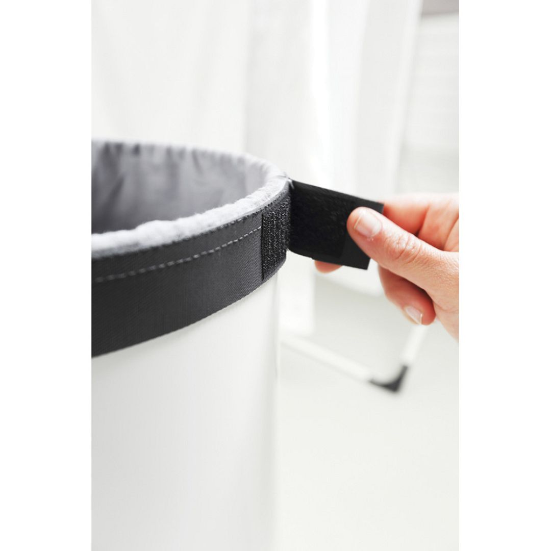 Laundry Bin, 60L, Cork Lid White 8710755104404 Brabantia 1000x1000px 7 NR 2226