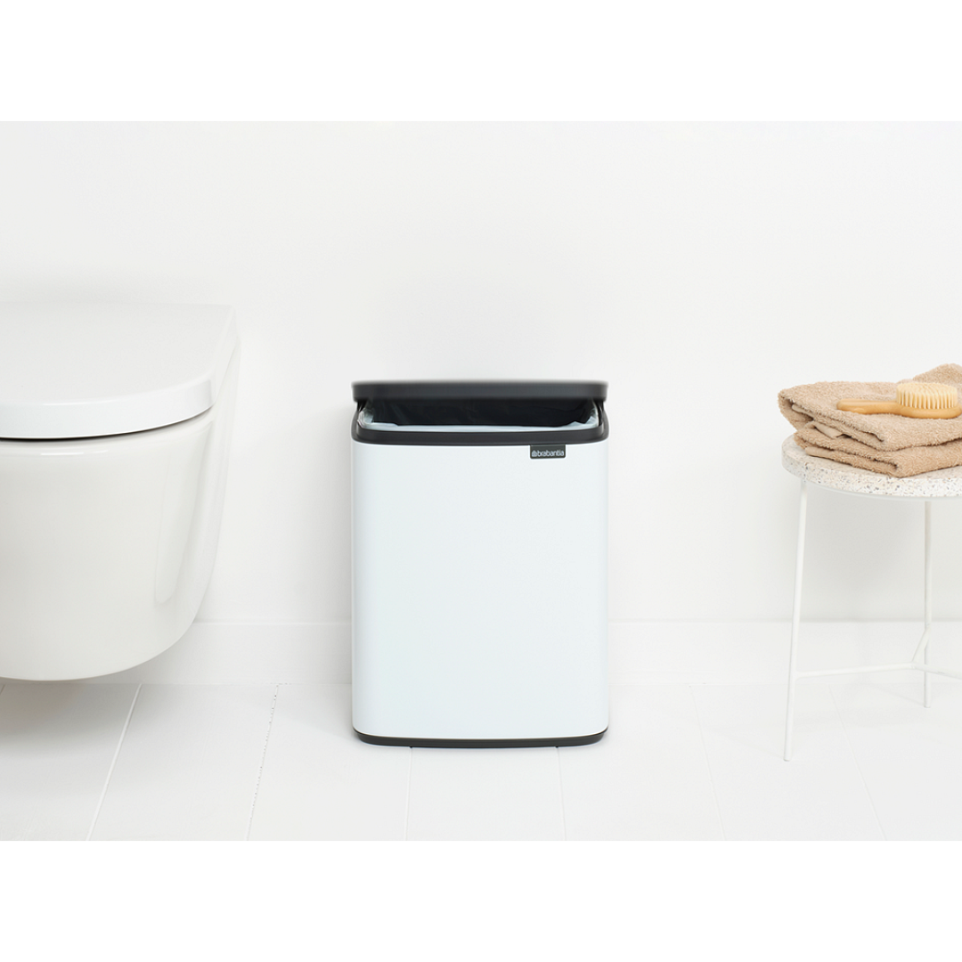 Bo Waste Bin, 12L White 8710755222467 Brabantia 96dpi 1000x1000px 7 NR 30716