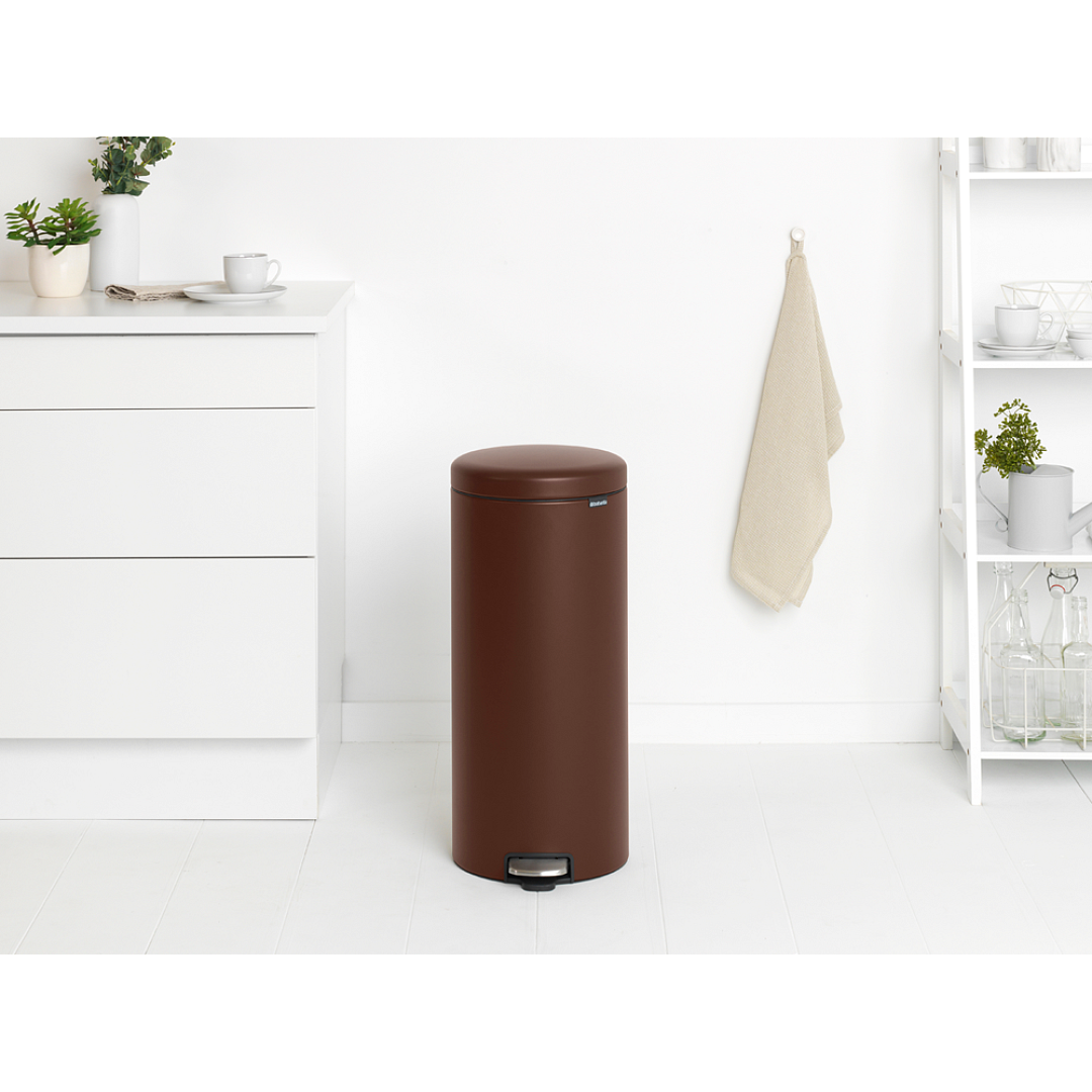 NewIcon Pedal Bin, 30L Mineral Cosy Brown 8710755208607 Brabantia 96dpi 1000x1000px 7 NR 27216