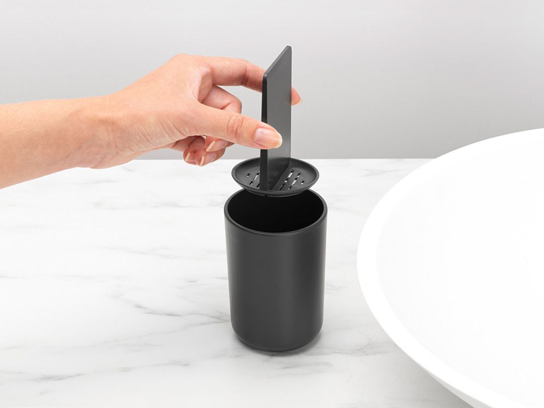 ReNew Toothbrush Holder Dark Grey 8710755280283 Brabantia 96dpi 1000x750px 7 NR 20060