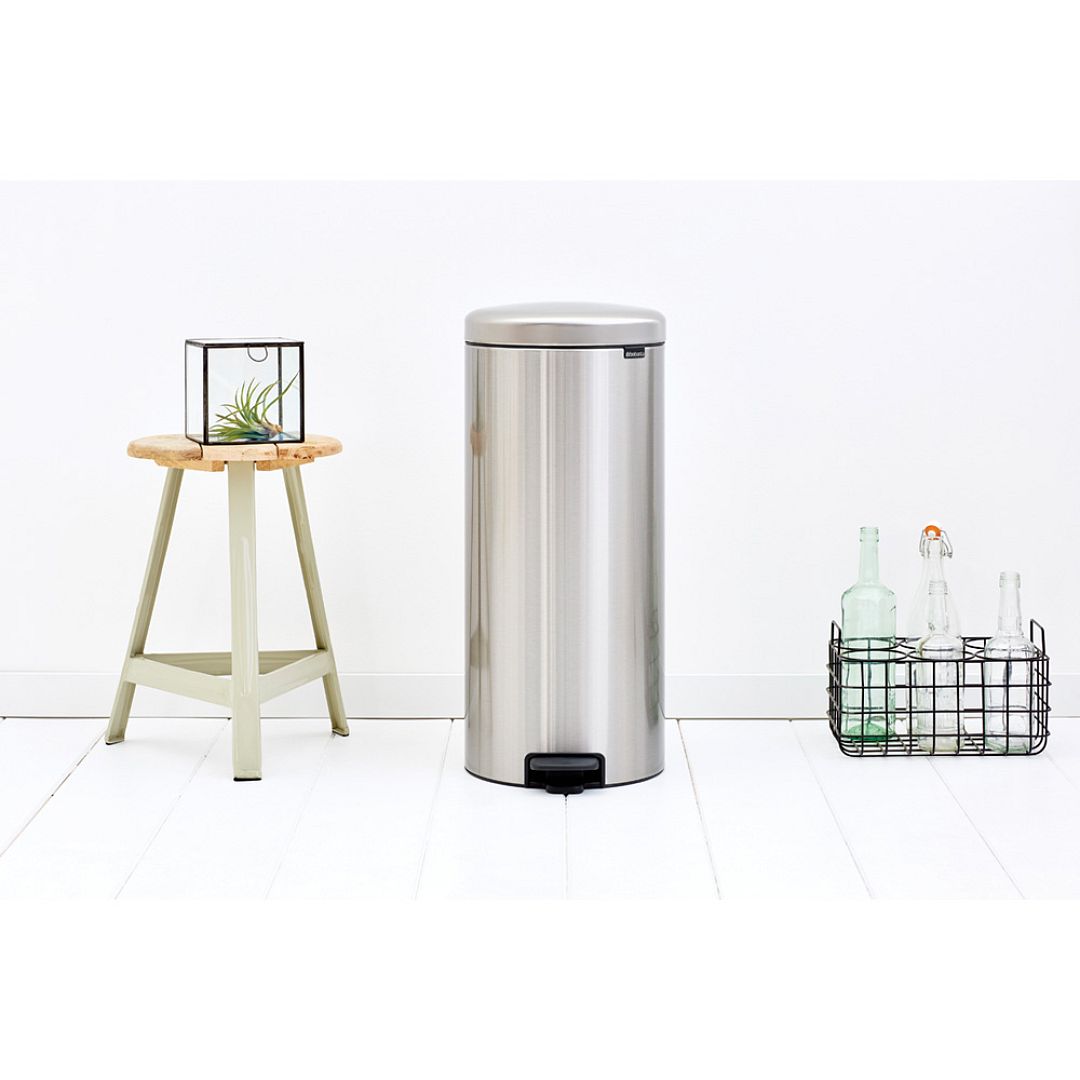 Pedal Bin newIcon, 30L Matt Steel Fingerprint Proof 8710755111822 Brabantia 1000x1000px 7 NR 2783