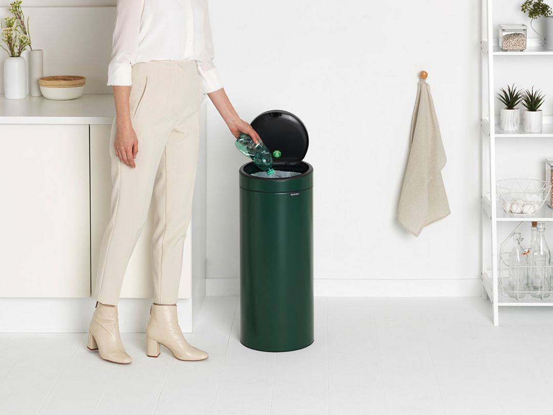 Touch Bin New, 30L Pine Green 8710755304262 Brabantia 96dpi 1000x750px 7 NR 20937