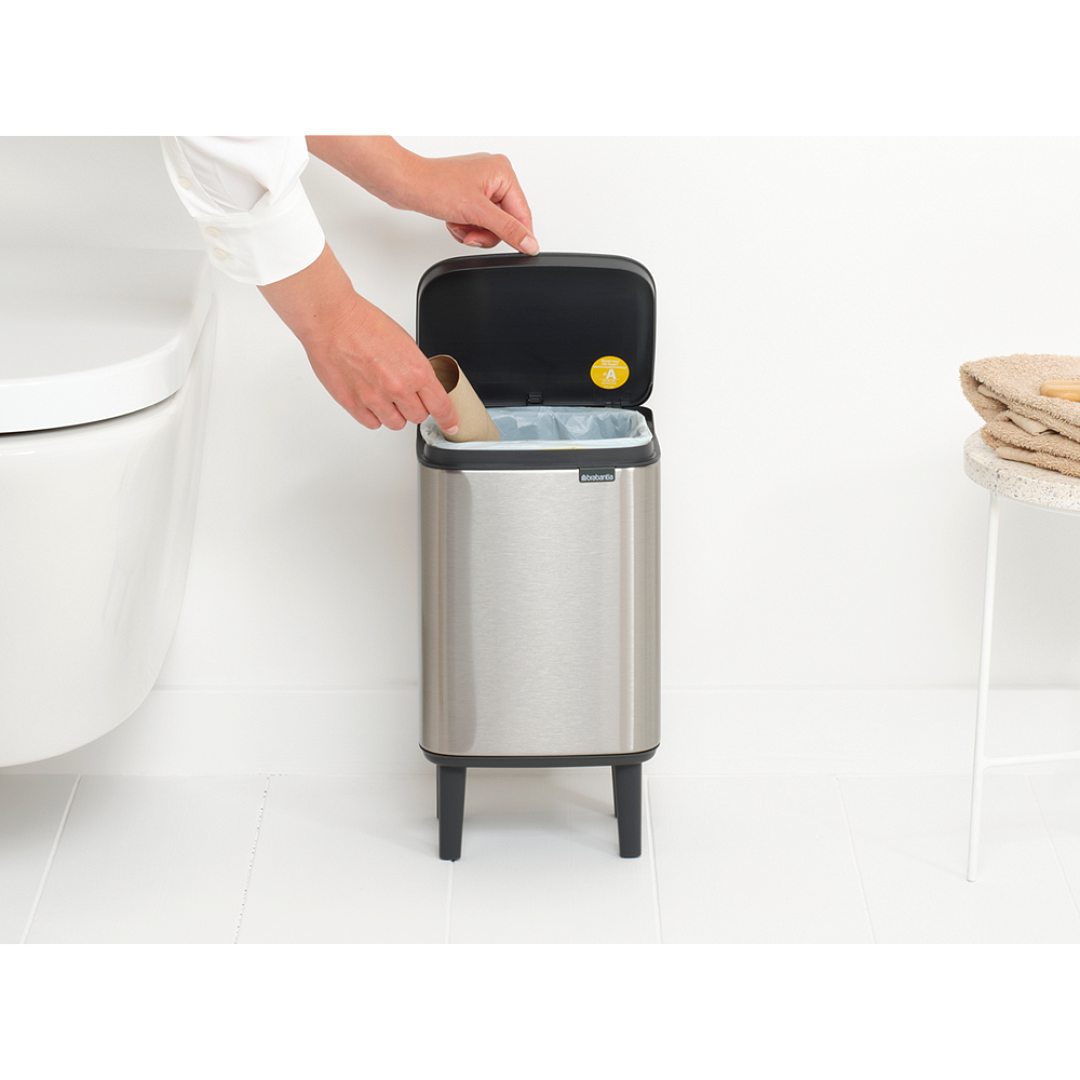 Bo Waste Bin Hi, 4L Matt Steel Fingerprint Proof 8710755227103 Brabantia 96dpi 1000x1000px 7 NR 30408