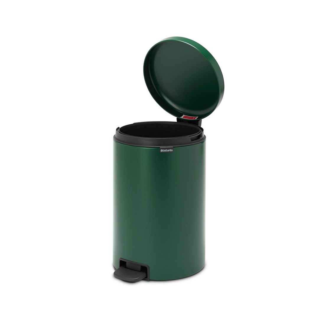 Pedal Bin newIcon, 20L Pine Green 8710755304064 Brabantia 96dpi 1000x1000px 7 NR 20814