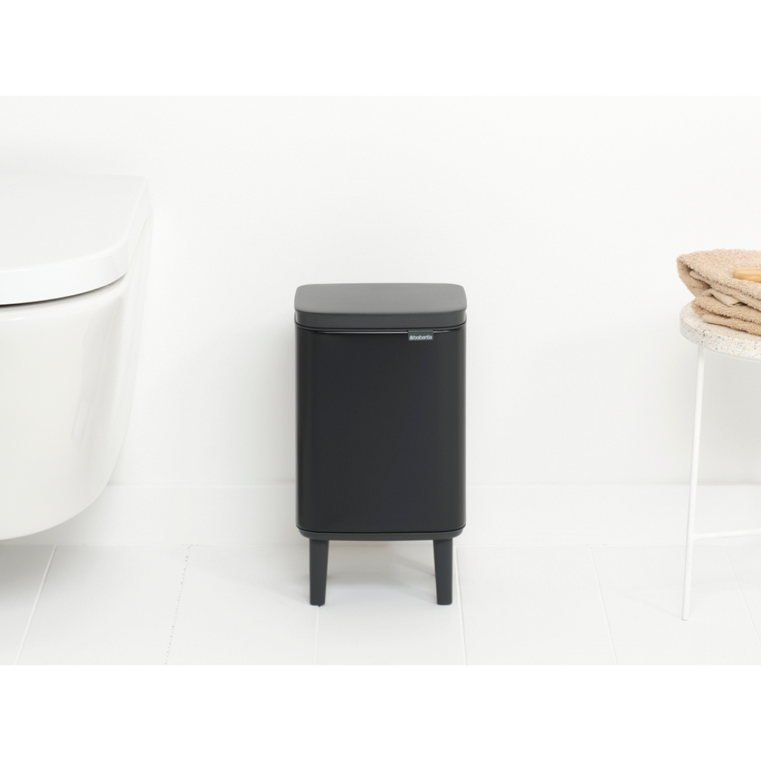 Bo Waste Bin Hi, 4L Matt Black 8710755227028 Brabantia 96dpi 1000x1000px 7 NR 30398