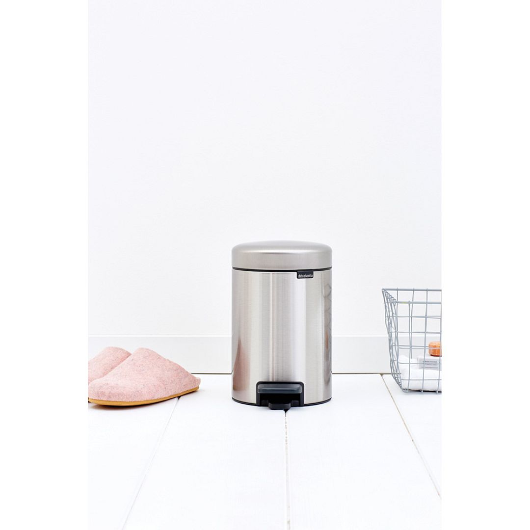 Pedal Bin newIcon, 3L Matt Steel Fingerprint Proof 8710755112164 Brabantia 1000x1000px 7 NR 2830