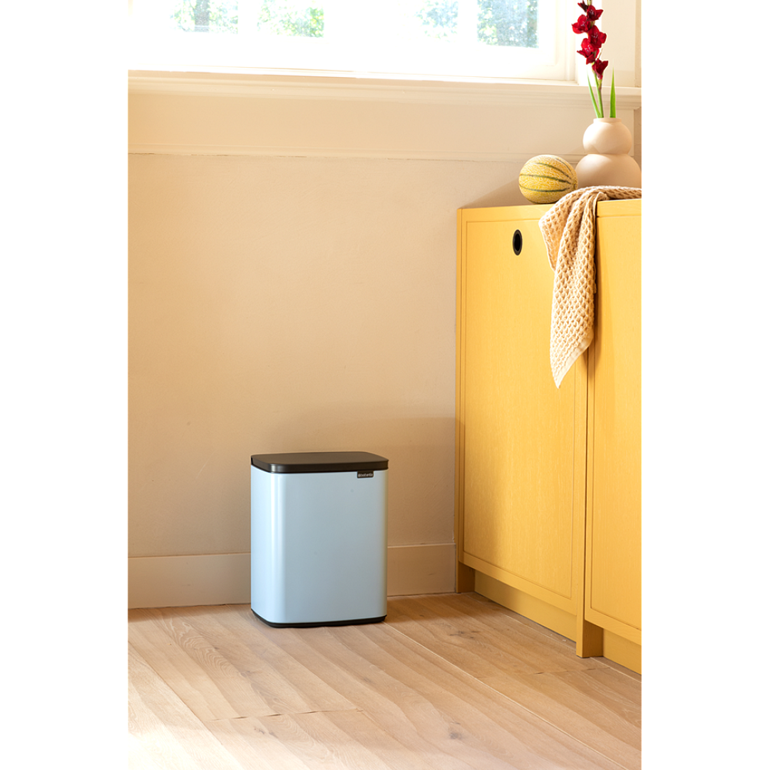 Bo Waste Bin, 12L Dreamy Blue 8710755223563 Brabantia 96dpi 1000x1000px 7 NR 30524