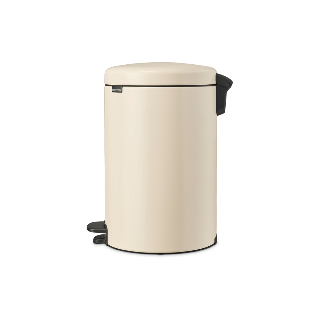 NewIcon Pedal Bin, 20L Soft Beige 8710755149948 Brabantia 96dpi 1000x1000px 7 NR 27497