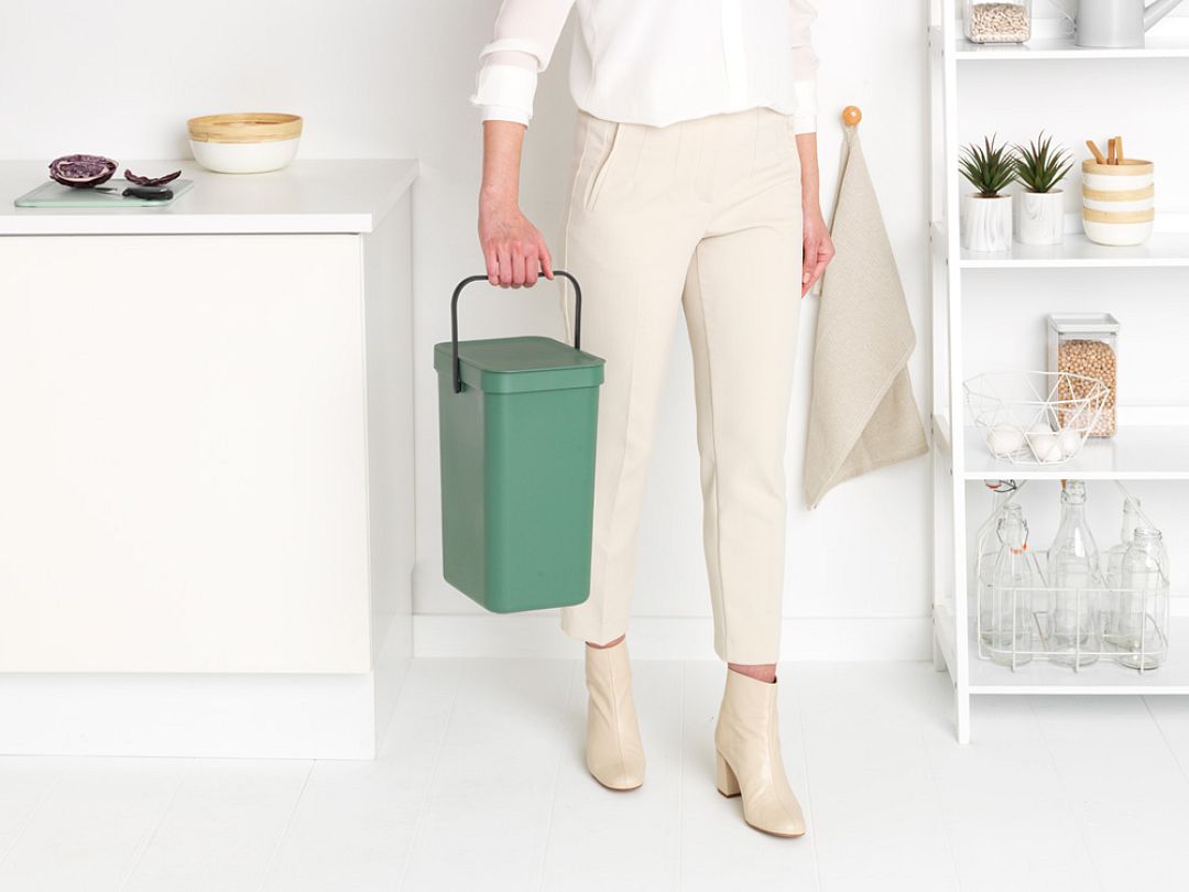 Sort & Go Waste Bin, 12L Fir Green 8710755129803 Brabantia 96dpi 1000x750px 7 NR 21338