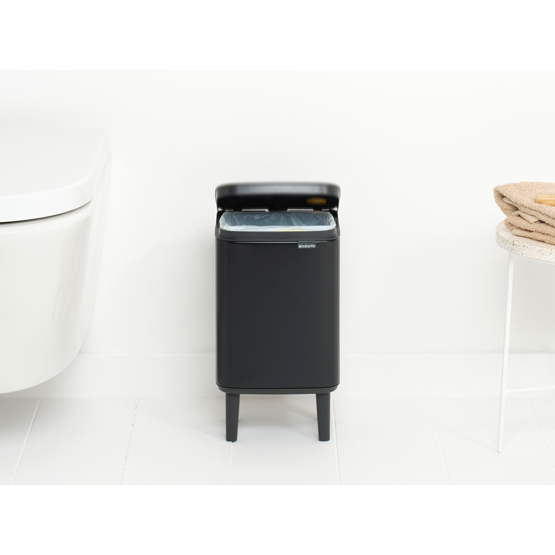 Bo Waste Bin Hi, 4L Matt Black 8710755227028 Brabantia 96dpi 1000x1000px 7 NR 30397