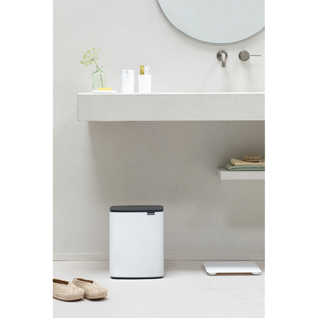 Bo Waste Bin, 12L White 8710755222467 Brabantia 96dpi 1000x1000px 7 NR 30760