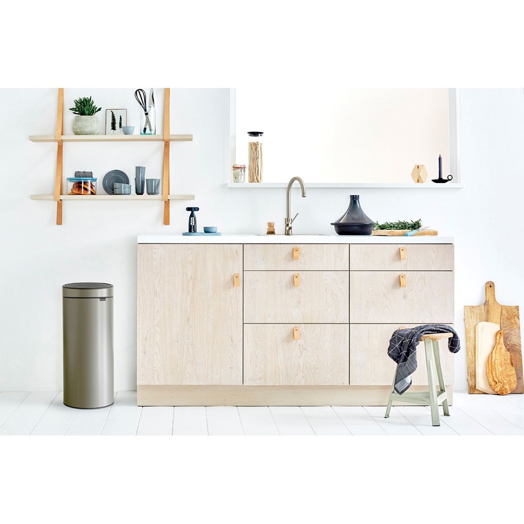 Touch Bin New, 30L Platinum 8710755115363 Brabantia 96dpi 1000x1000px 7 NR 13395