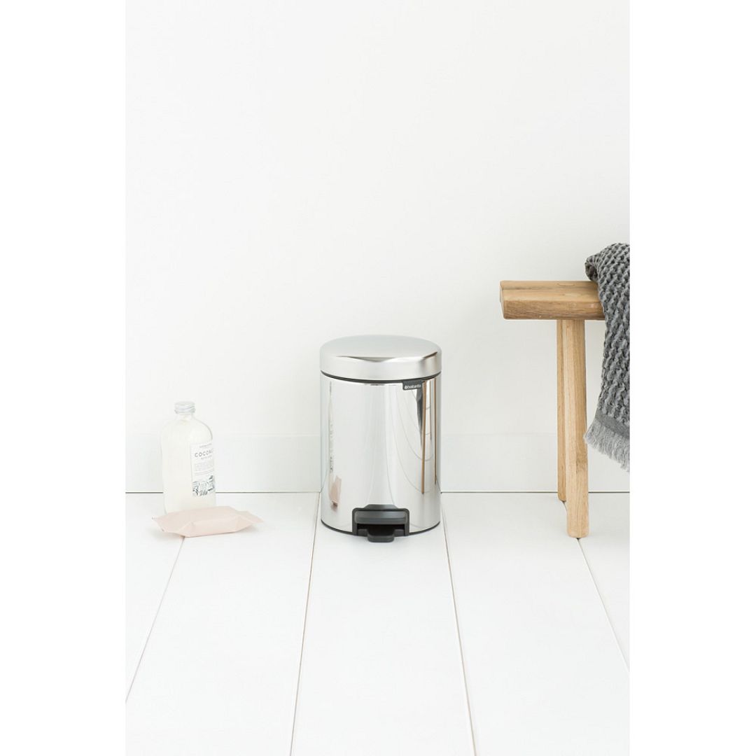 Pedal Bin newIcon, 3L Brilliant Steel 8710755113147 Brabantia 1000x1000px 7 NR 2850