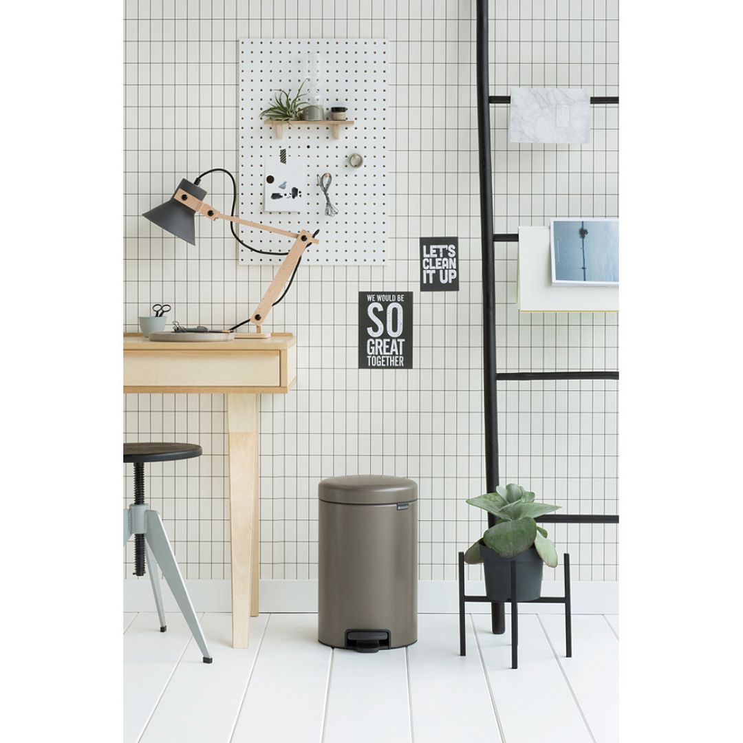 Pedal Bin newIcon, 12L Platinum 8710755113628 Brabantia 1000x1000px 7 NR 8788