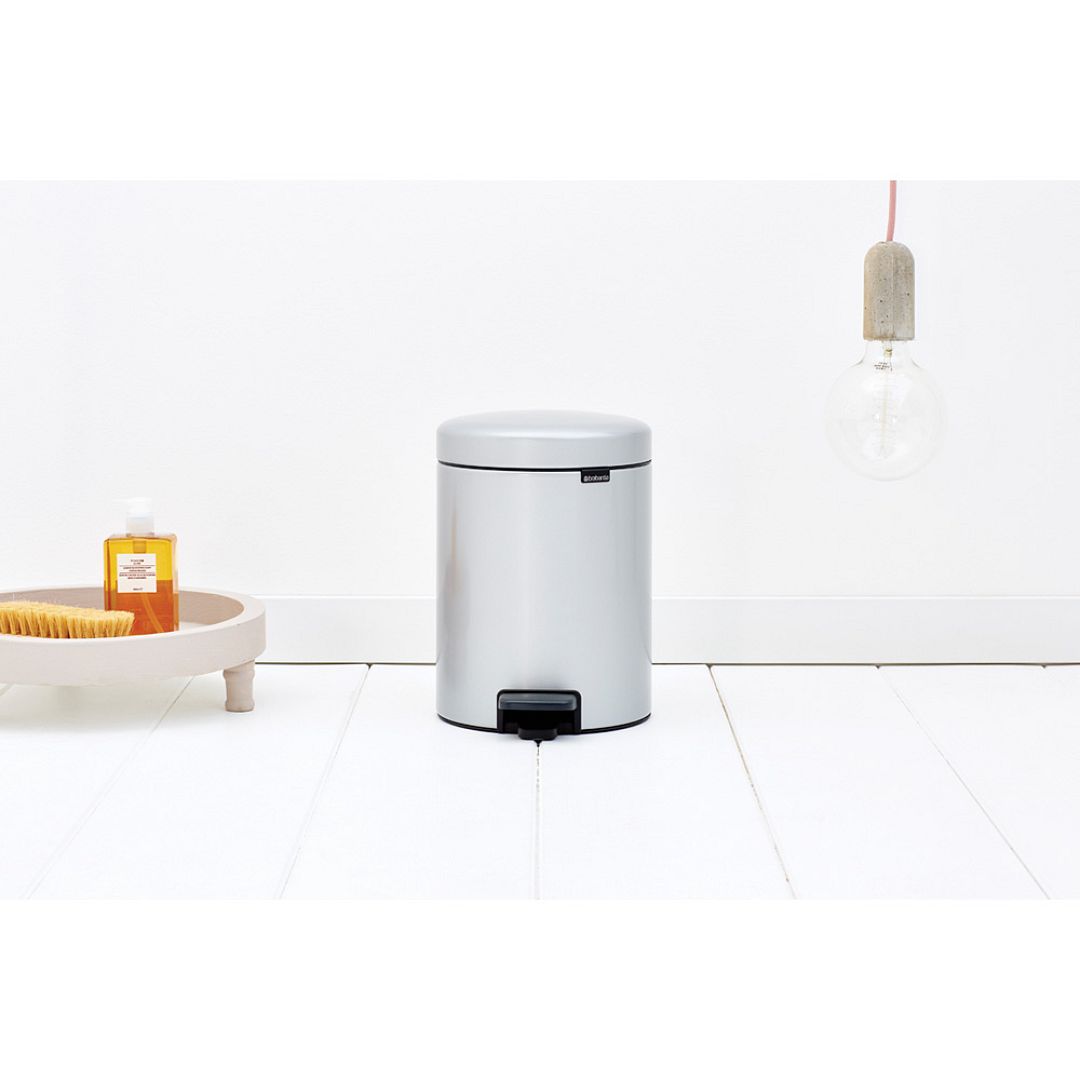 Pedal Bin newIcon, 5L Metallic Grey 8710755112904 Brabantia 1000x1000px 7 NR 2843